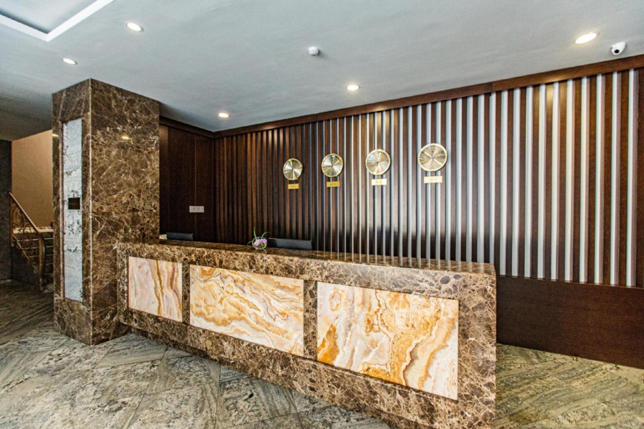 Shera Park Boutique Hotel Alma-Ata Exteriör bild