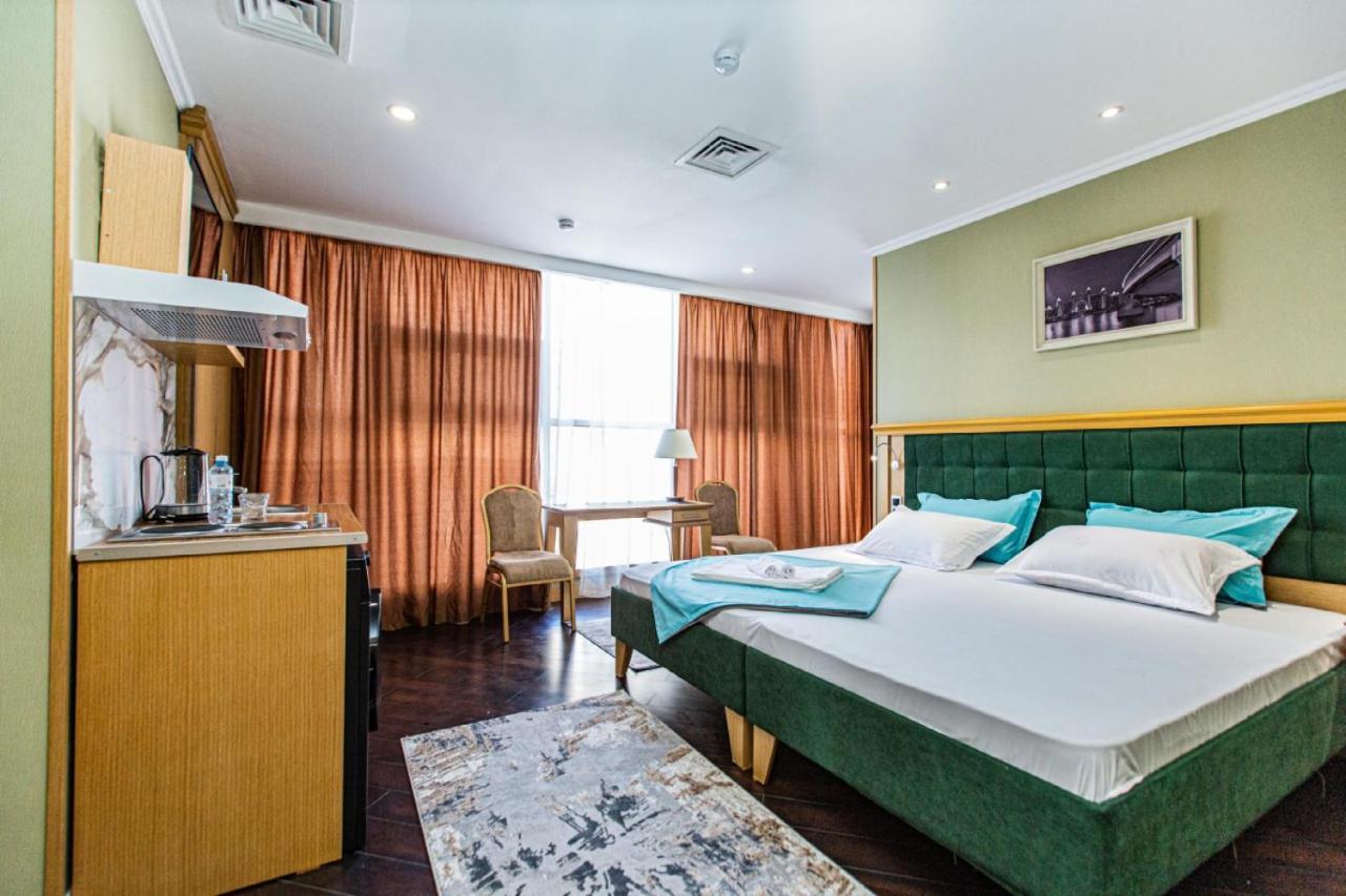 Shera Park Boutique Hotel Alma-Ata Exteriör bild