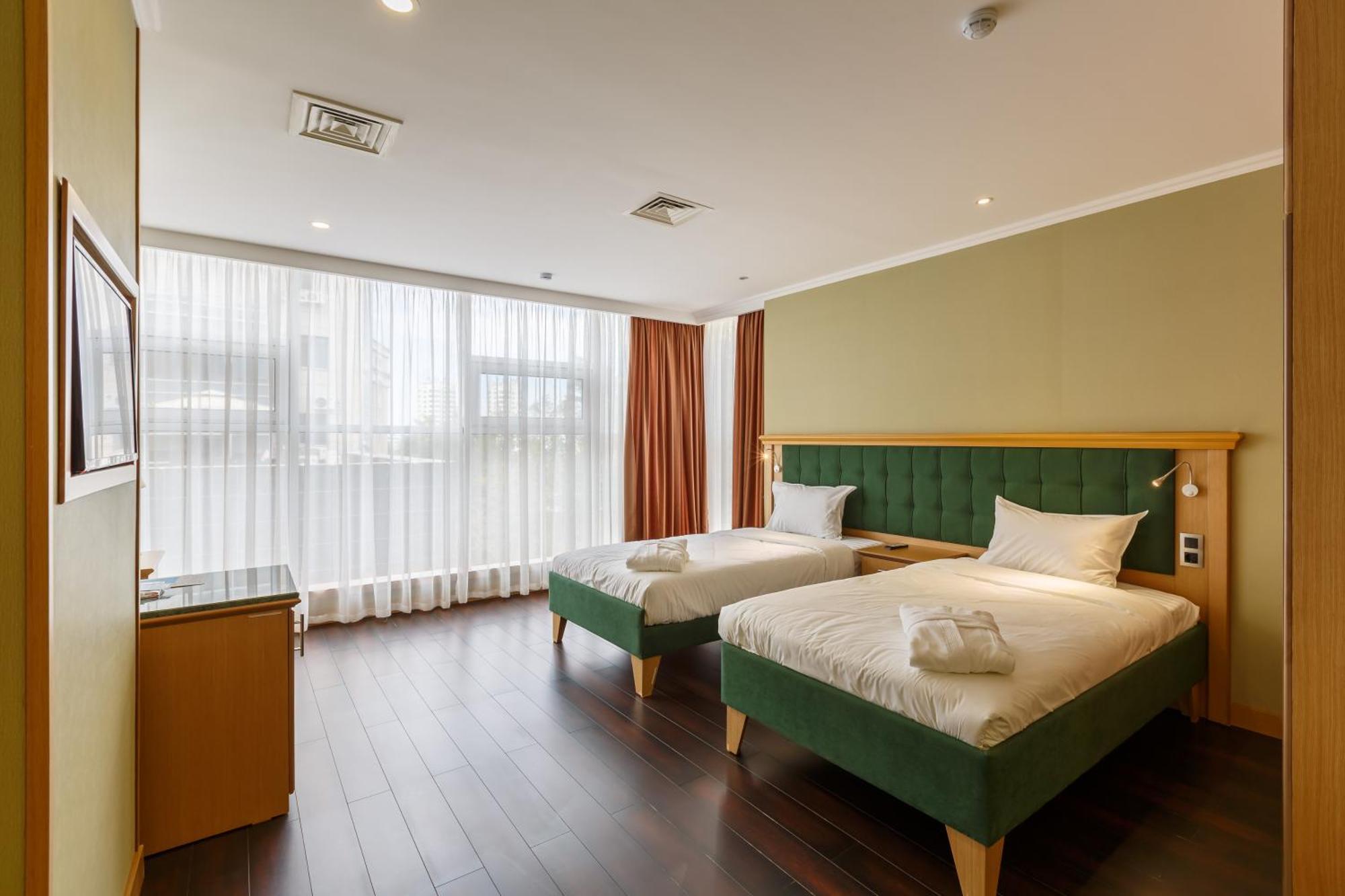 Shera Park Boutique Hotel Alma-Ata Exteriör bild